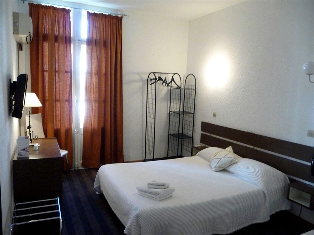 Hotel Alexander แปร์ปินญอง ภายนอก รูปภาพ